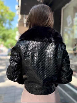 Яке Siella Black